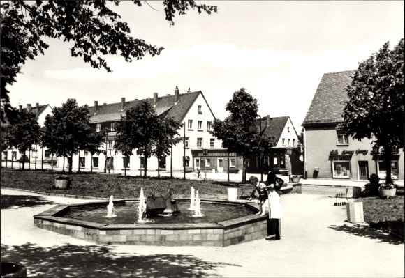 Postcard Johanngeorgenstadt in the Ore Mountains of Saxony, fountain, park, Eibenstocker Strasse