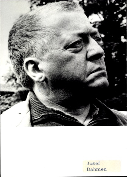 Postcard actor Josef Dahmen, side portrait