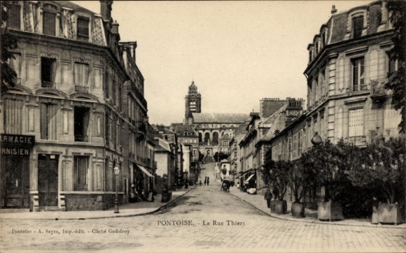 Postcard Pontoise Val d'Oise, view of the Thiers Street