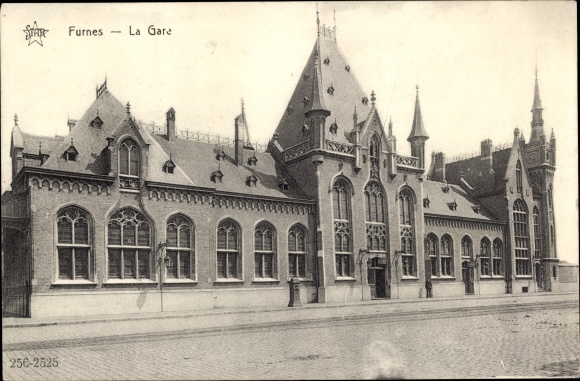 Postcard Furnes West Flanders, railway station