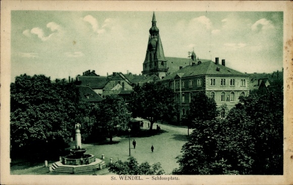 Postcard St. Wendel in Saarland, castle square, green square, building, church tower