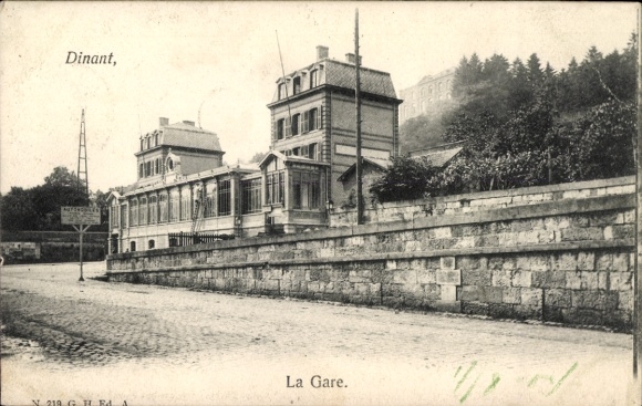 Ak Dinant Wallonië Namen, La Gare, treinstation, straatkant