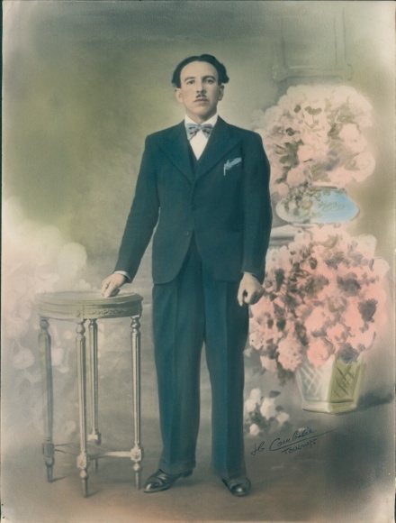 Photo Combalie, Henri, Toulouse, portrait photography, man, suit, bow tie, standing portrait