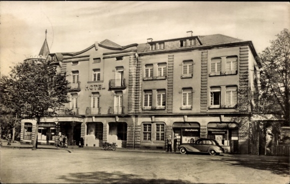 Postcard Bitterfeld in Saxony-Anhalt, HO Hotel Central