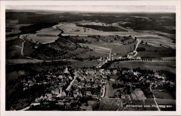 Ak Bühlertann in Württemberg, Luftaufnahme von  ländliche Landschaft, kleine Ortschaft, 