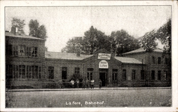 Postcard La Fère Aisne, train station