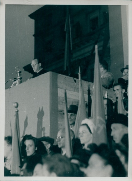 Photo Max Schirner Berlin, Unter den Linden, SED party congress on August Bebelplatz, Otto Grotewohl