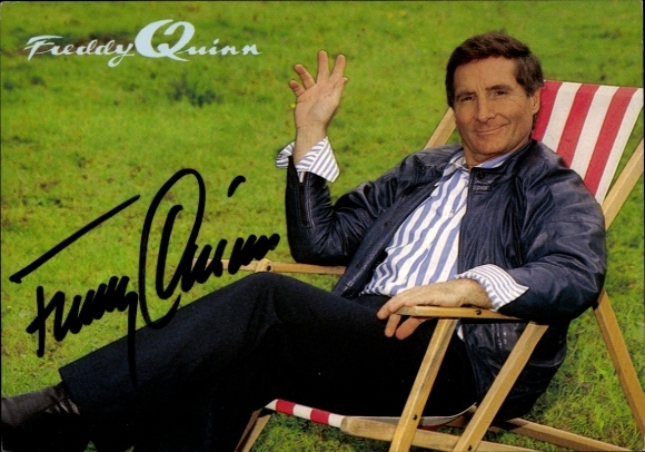 Postcard singer and actor Freddy Quinn, portrait, deck chair, autograph