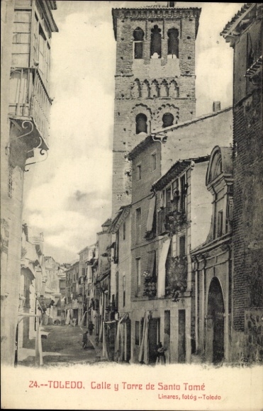 Ak Toledo Kastilien La Mancha Spanien, Calle y Torre de Santo Tomé,  Gebäude, enge Gasse