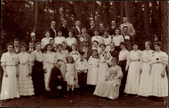 Photo Postcard Berlin Köpenick Rahnsdorf, group photo, dance school, Mrs. Fleischmann