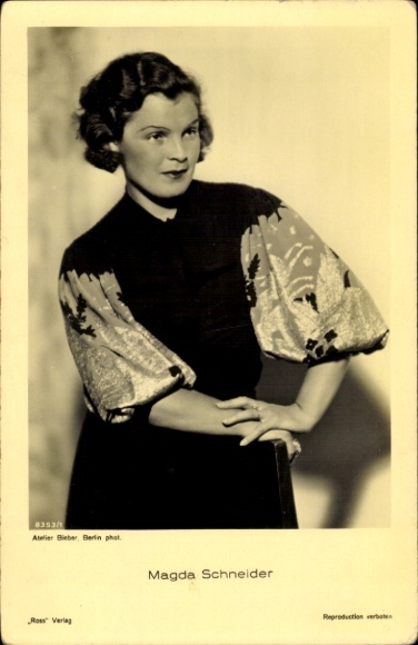 Ak Schauspielerin Magda Schneider, Portrait
