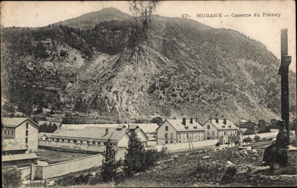 Ansichtkaart Modane Savoie, Caserne du Fréney, bergen, militaire gebouwen