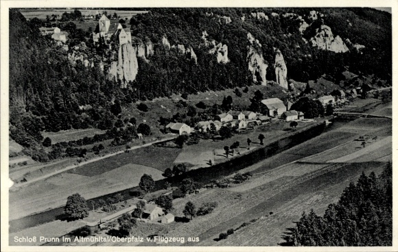 Ak Prunn Riedenburg in Niederbayern, Schloss Prunn, Altmühltal, Fliegeraufnahme
