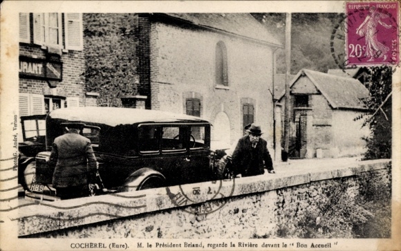 Postcard Cocherel, your President Briand, looking at the river in front of the Bon Accueil
