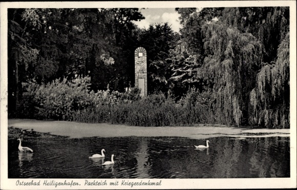 Postcard Ostseebad Heiligenhafen in Holstein, park pond, war memorial