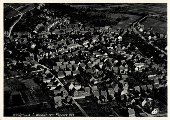 Postcard Waldgirmes Lahnau in Hesse, aerial photo of Waldgirmes, view of houses, aircraft photo, no P