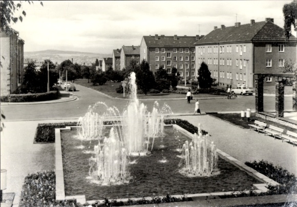 KP Reichenbach im Vogtland, widok z wieży ciśnień na Leninstraße, fontanna