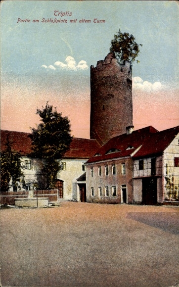 Ak Triptis in Thüringen, Schlossplatz, alter Turm, Gebäude im Vordergrund, Landschaftselemente