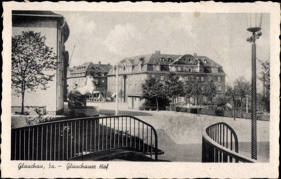 Postcard Glauchau in Sachsen, Glauchauer Hof, horse statue