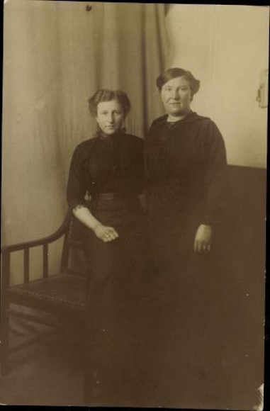 10 alte Ak Frauenportraits, diverse Ansichten