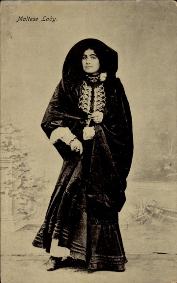 PC Malta, Maltese Lady, woman in costume
