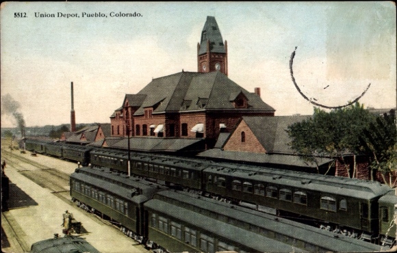 Ak Pueblo Colorado USA, Union Depot, treinen, s-gebouw, duidelijk zicht