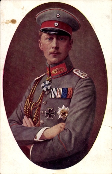 Postcard Crown Prince Wilhelm, portrait in uniform, Iron Cross
