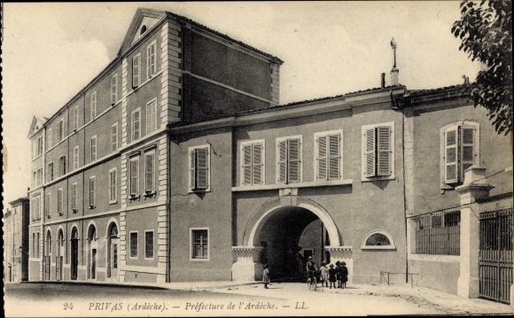 Ak Privas Ardèche, Prefecture de l'Ardèche, Eingang der Präfektur, LL.