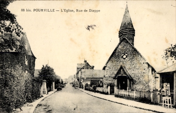 Ak Pourville sur Mer Hautot sur Mer Seine Maritime, Eglise in  Straße, Häuser, alte Architektur