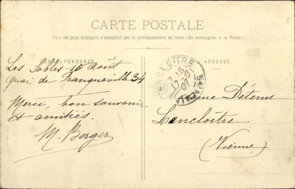 Postcard Les Sables d&#39;Olonne Vendée, Sablaise, Frau mit Sonnenschirm