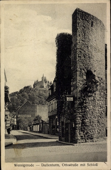 Ak Wernigerode im Harz,  Dullenturm, Ottostraße, Schloss im Hintergrund