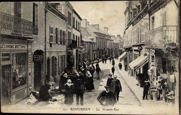 Postcard Rosporden Finistère, La Grande Rue, shops