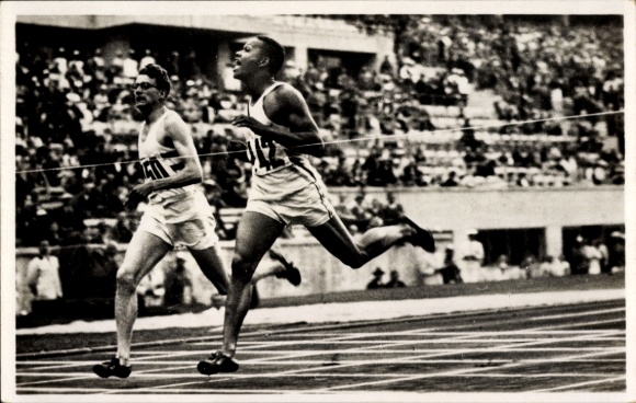 Picture Olympic Games Berlin 1936, Williams, winner of the gold medal in the 400 m race, finish image