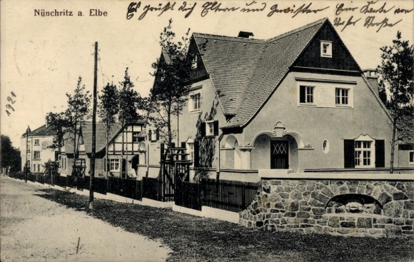 Postcard Nünchritz in Saxony, street, houses
