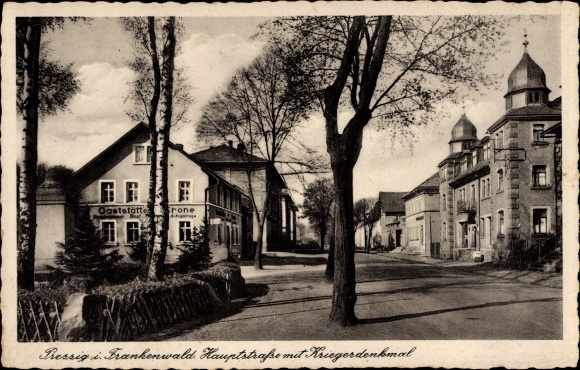 Ak Pressig in Opper-Franken, hoofdstraat met oorlogsmonument, restaurant aan de kroon