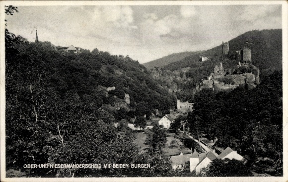 Ak Niedermanderscheid Manderscheid in der Eifel, Blick auf Ober- und Nieder  zwei Burgen, bewalde
