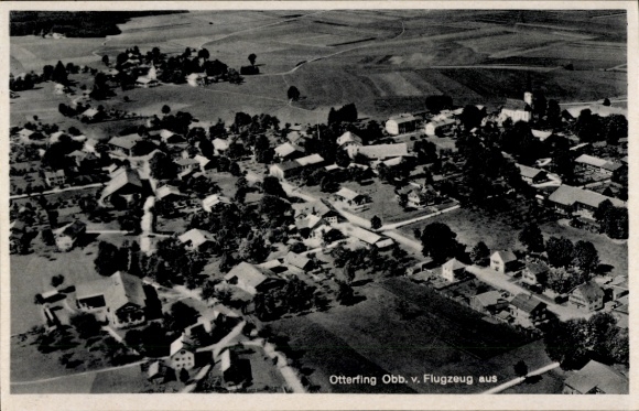 Ak Otterfing in Oberbayern, Luftaufnahme von  viele Häuser, grüne Felder, 1943