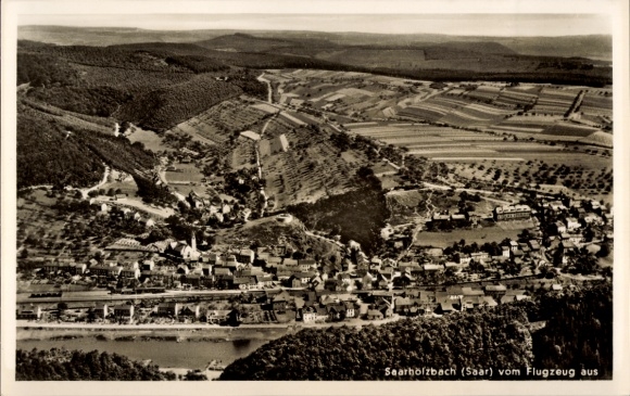 Postcard Saarhölzbach Mettlach in Saarland, aerial view of landscape and town