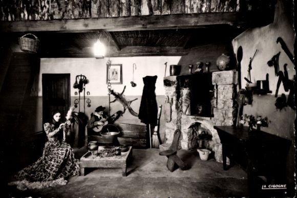 Ak Ajaccio Corse du Sud, A Casa Corsa, Musee du Cotume et de l'Habitat, Interieur Montagnard