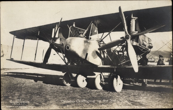 Ak Deutsches Großflugzeug vor dem Start, Bomberflugzeug AEG G III/G IV, Sanke 1060, 1. WK