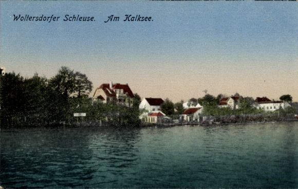 Ak Woltersdorf bei Berlin, Woltersdorfer Schleuse, Kalksee, Häuser, Wasser, Natur