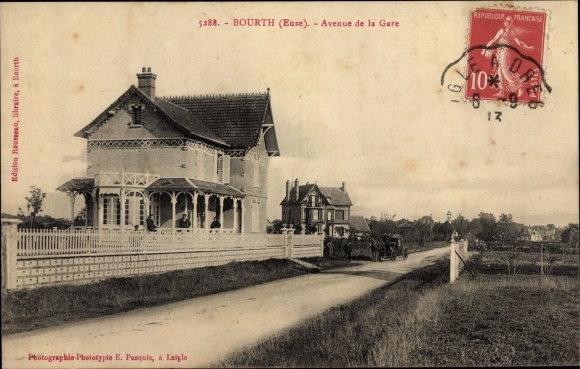 Postcard Bourgtheroulde Eure, Avenue de la Gare