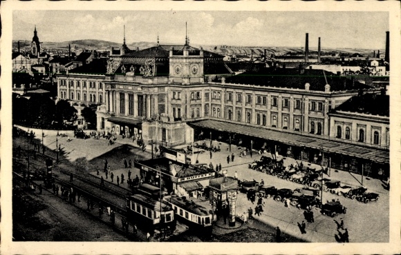 Postcard Brno Brno South Moravia, train station, forecourt, trams