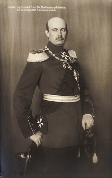 Ak Großherzog Friedrich Franz IV von Mecklenburg Schwerin, Portrait in Uniform
