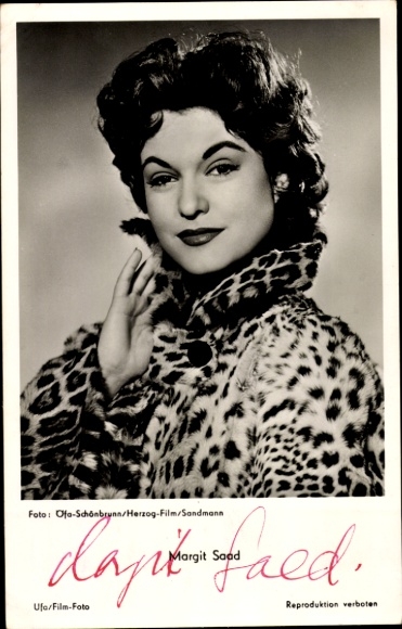 Postcard actress and director Margit Saad, portrait, Ufa Film, film The Gypsy Baron, autograph