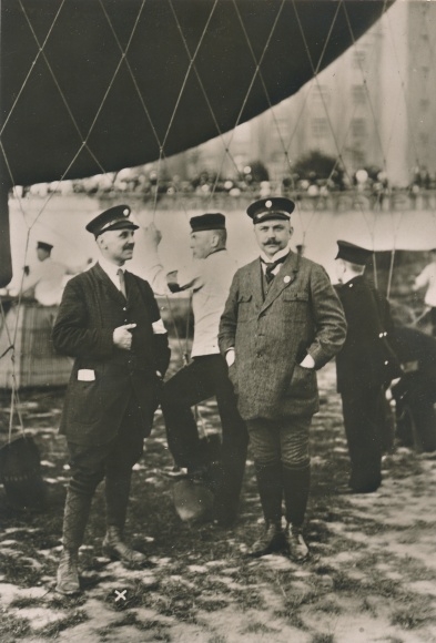Photo balloon leader Kaub, Ballon Duisburg after landing