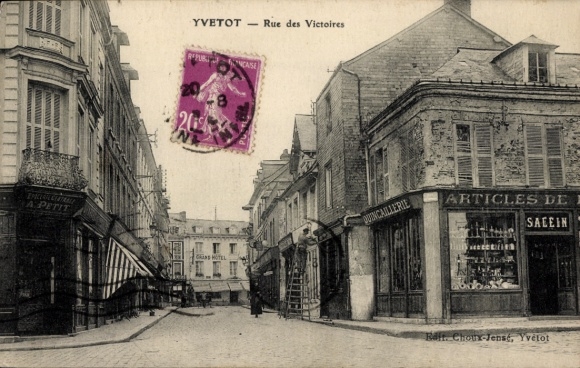 Postcard Yvetot Seine Maritime, Rue des Victoires