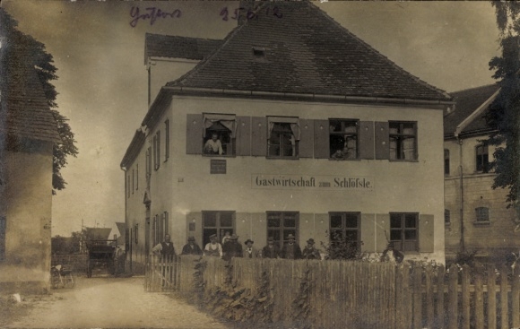 Photo Postcard Dillingen an der Donau, Inn zum Schlössle, guests