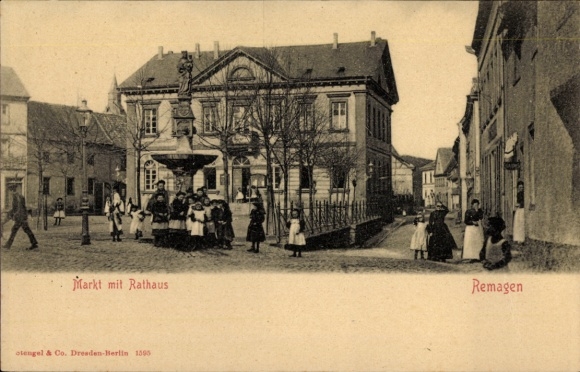 Ak Remagen am Rhein, Markt mit Rathaus, Brunnen, Menschen,  Szenerie