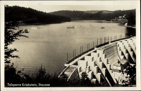 Ak Kriebstein Mittelsachsen, Talsperre aus der Vogelschau, Staubecken